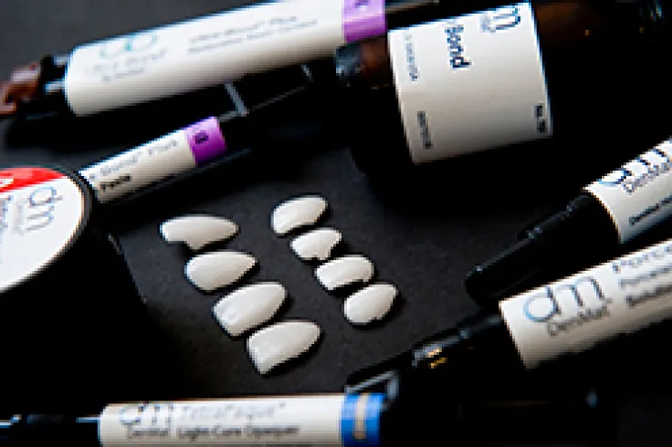 削らないラミネートベニア